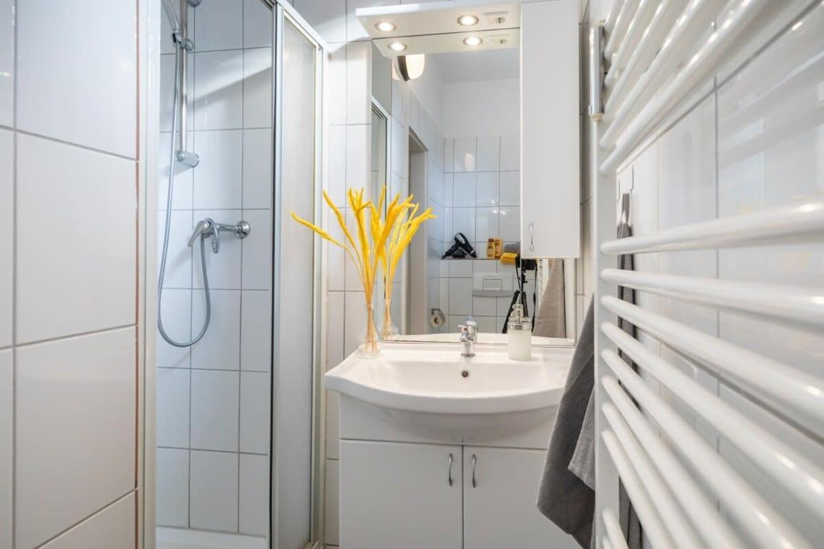 Beautiful 2 Bedroom Apartment Incl Parking Hamburg Dış mekan fotoğraf
